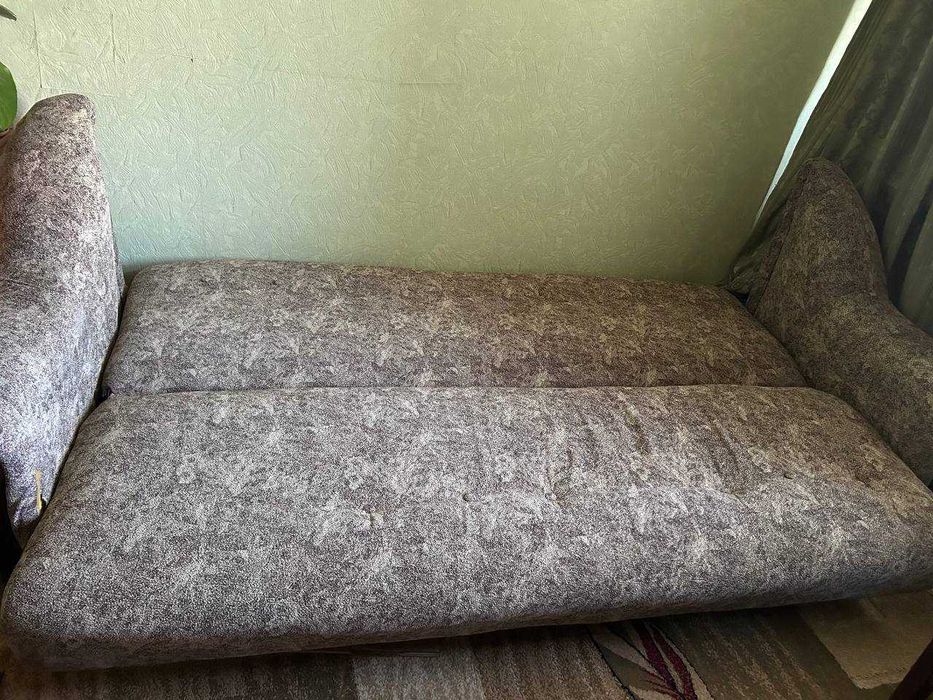 Диван книжка Джина