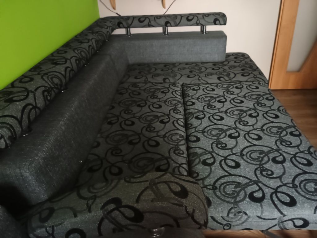 Narożnik + 2 fotele