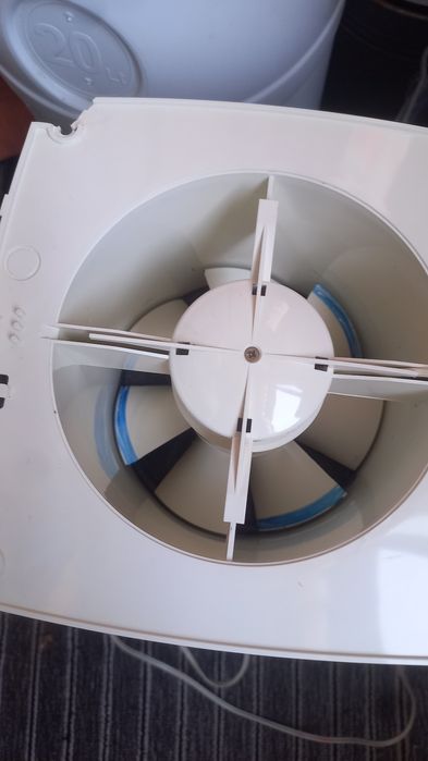 Вытяжка  вентилятор