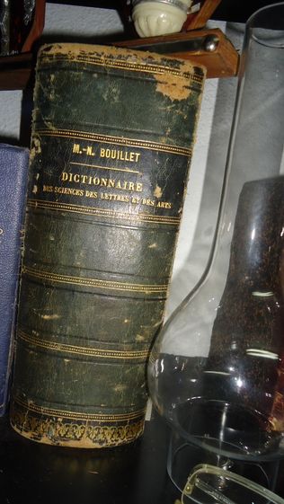 Dicionário Francês com 112 Anos