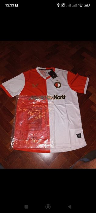 Camisola Principal Feyenoord Castore Tamanho M 2025/2026