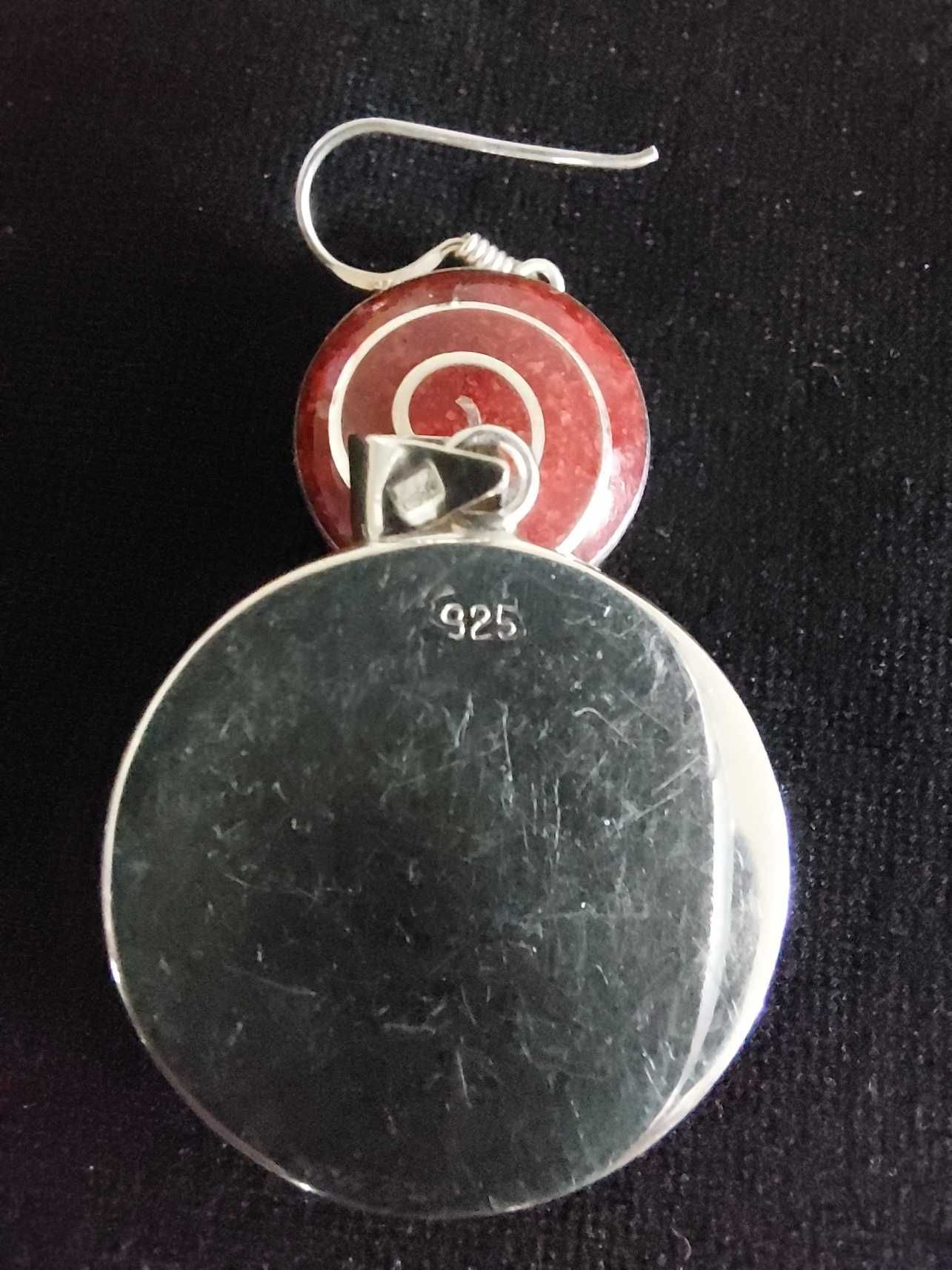 Komplet biżuterii srebrnej z czerwonym kamieniem próba srebra 925