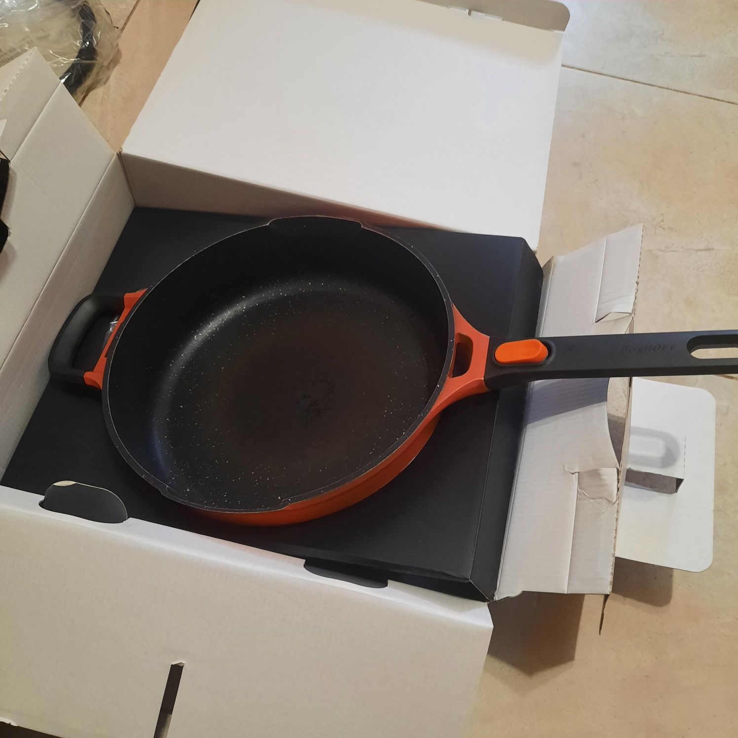 Berghoff набор посуды для индукциооных плит кастрюля сковорода сотейн