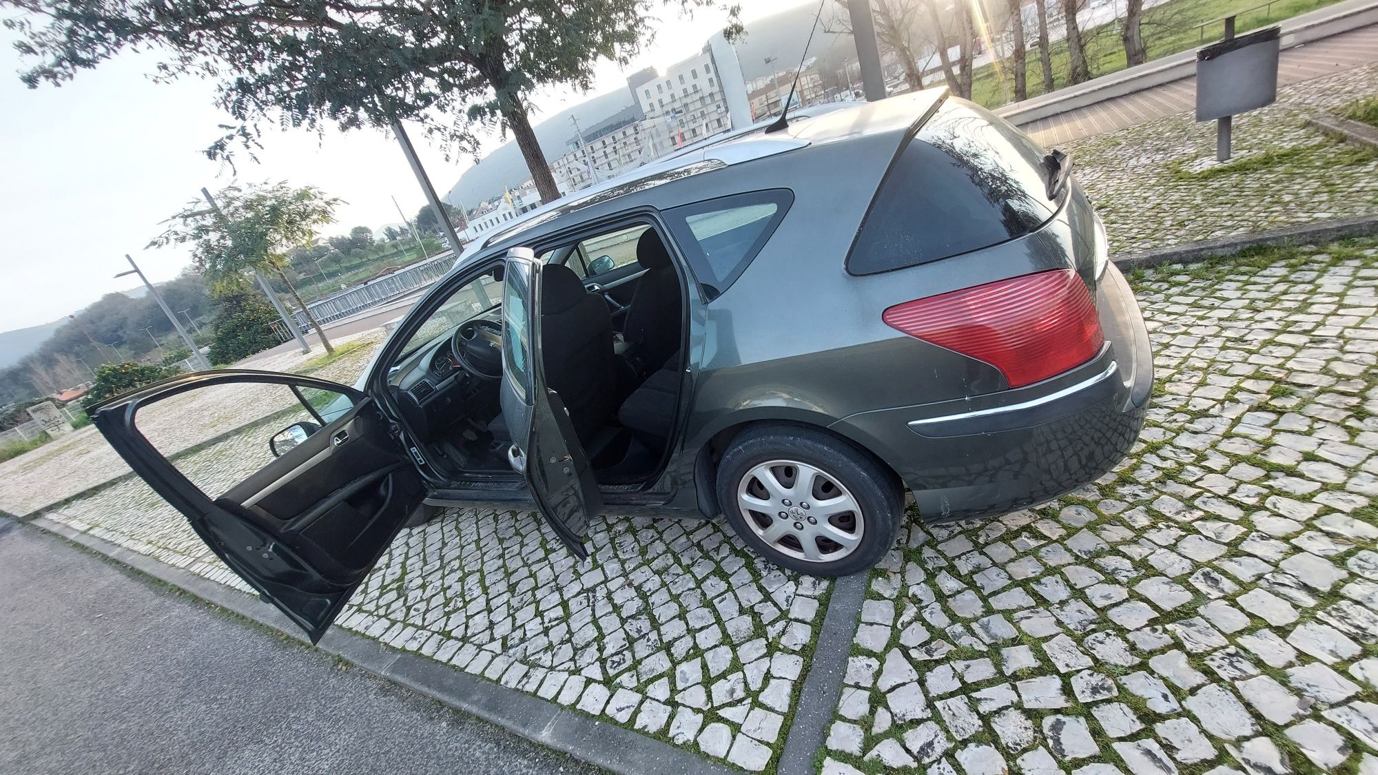 Peugeot carrinha ( tecto de abrir) Gasoleo

INCM

VAR EVERC

XEC

P.2