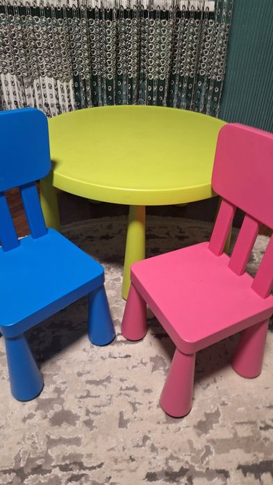 Стіл і 2 стільці