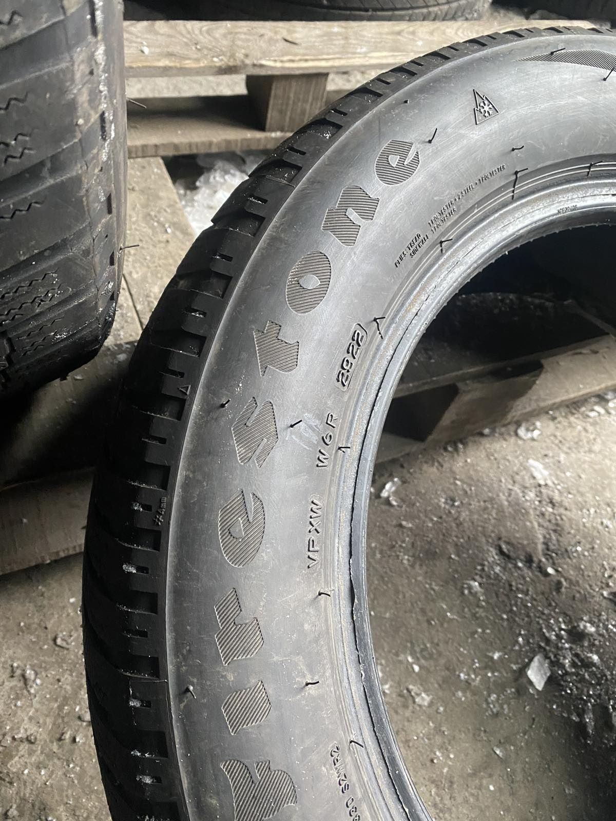 205.60.16 Firestone 2шт зима БУ склад шины резина из Европы 60 R16 205