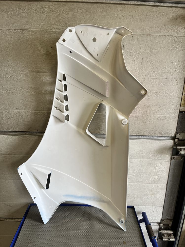 Prawy boczek owiewka Cagiva Freccia C12 125 wypełnienie
