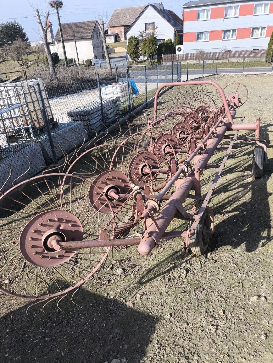 Zagrabiarka, pająk Kuhn haybob 360