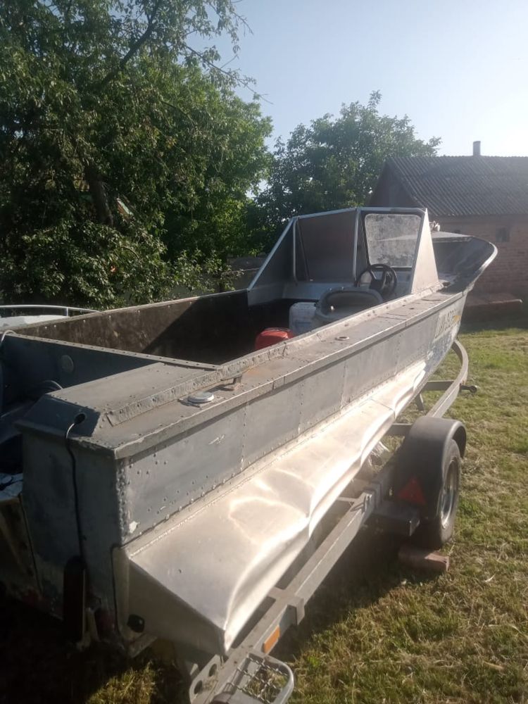 Продам катер Амур