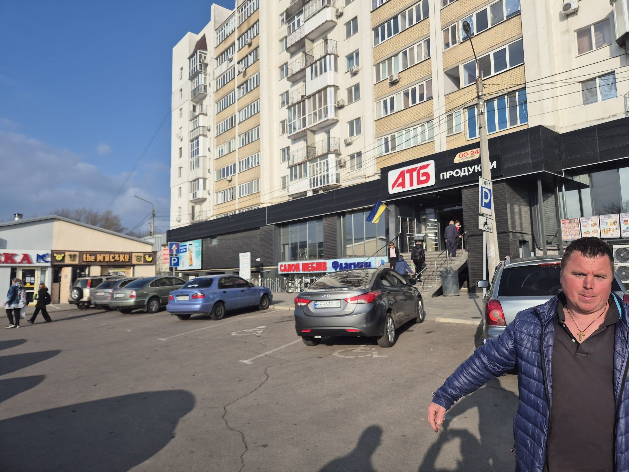 Продам магазин в Октябрьском возле АТБ