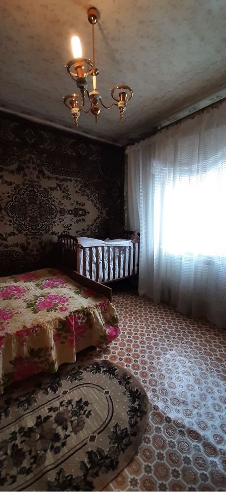 Продам на Пятом Заречном Четырехкомнатную квартиру с электро отопл.