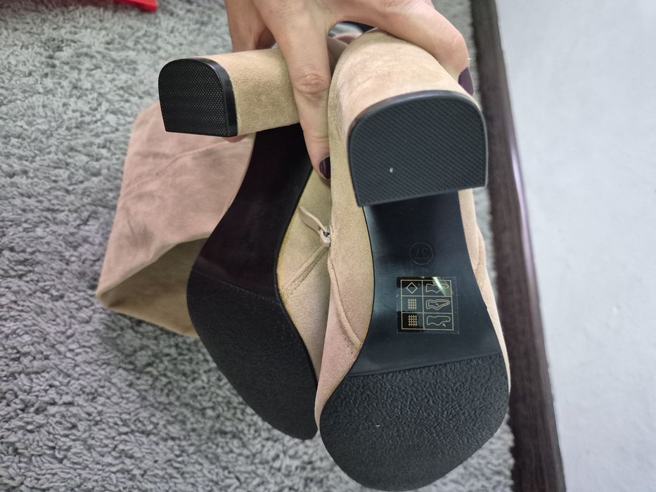 Продам жіночі замшеві чоботи-ботфорти