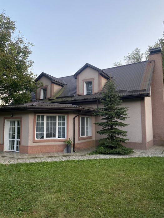 Будинок подобово,лазня-баня,чан-купіль,басейн,альтанка,навколо ліс