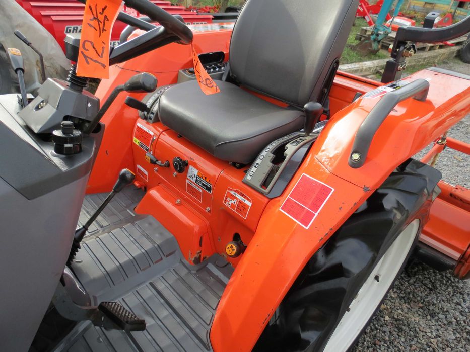 Трактор японський yanmar kubota