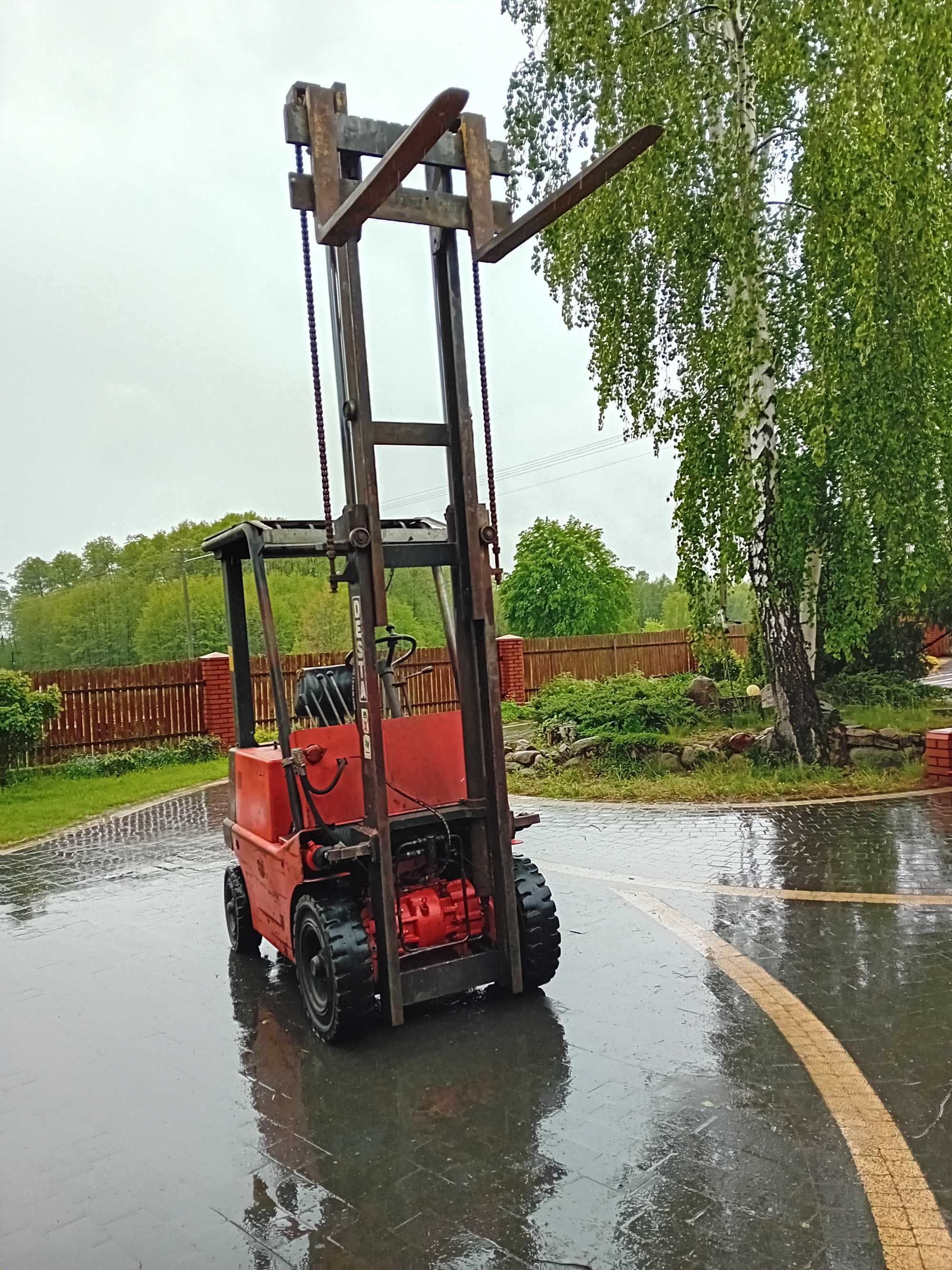 Wózek widłowy DESTA 1600kg 3.3m 4 sekcje ZETOR 5201