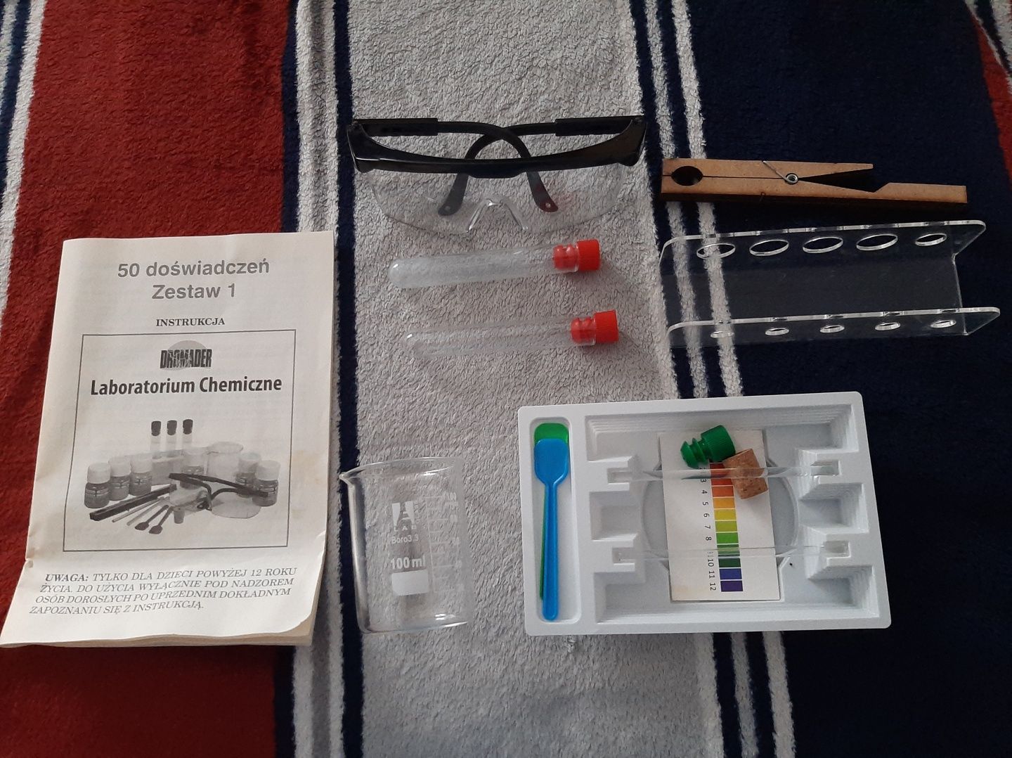 ZESTAW małego chemika