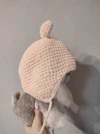 Тепла зимова шапочка для дівчинки