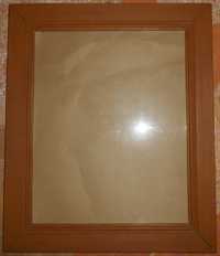 Большая деревянная рамка со стеклом