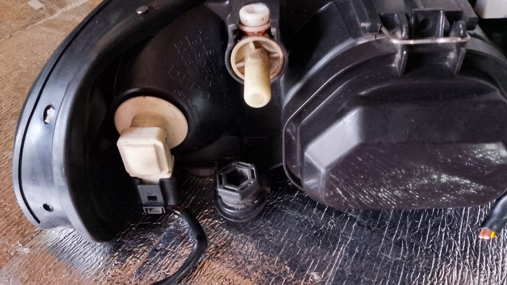 Lampa przód Audi A4 B5 lift Lewa DEPO jak nowa.