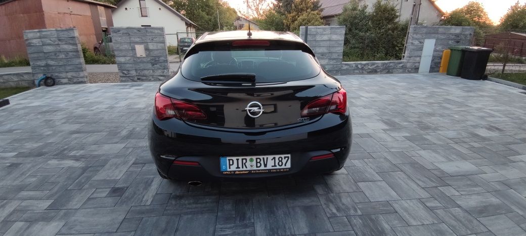 Astra GTC 1.4 TURBO  Piękny stan  Bogata Opcja