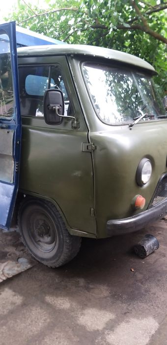 Уаз 3303 на газу на ходу