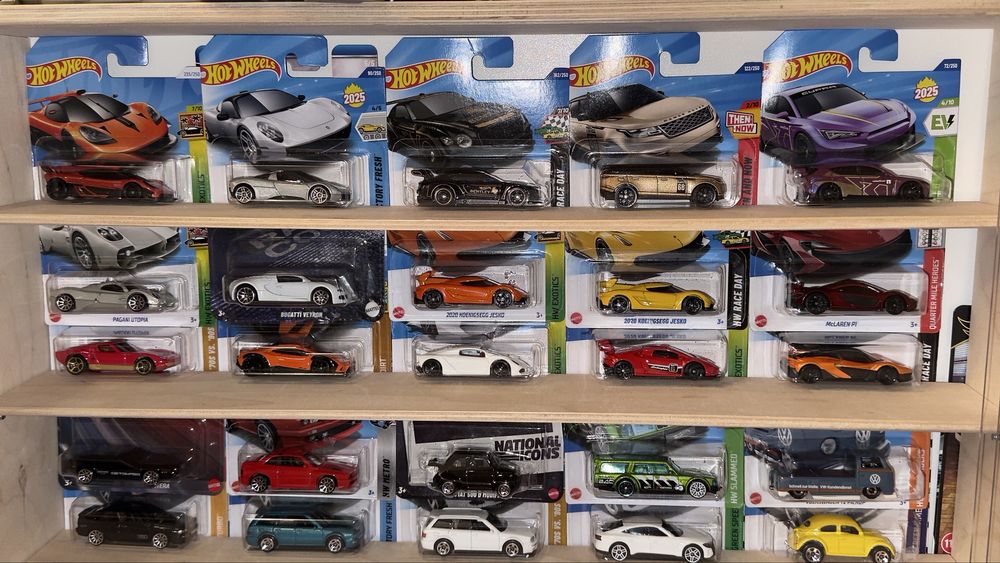 Hot wheels 178 sztuk karty tylko całość wysyłka lub odbiór osobisty