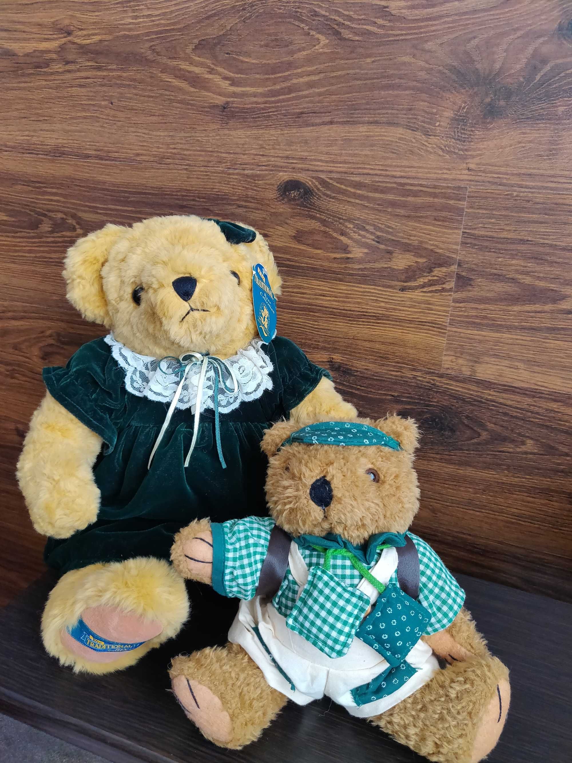 Traditional Bear Collection Мишутка в бархатном платье 43 cm + подарок