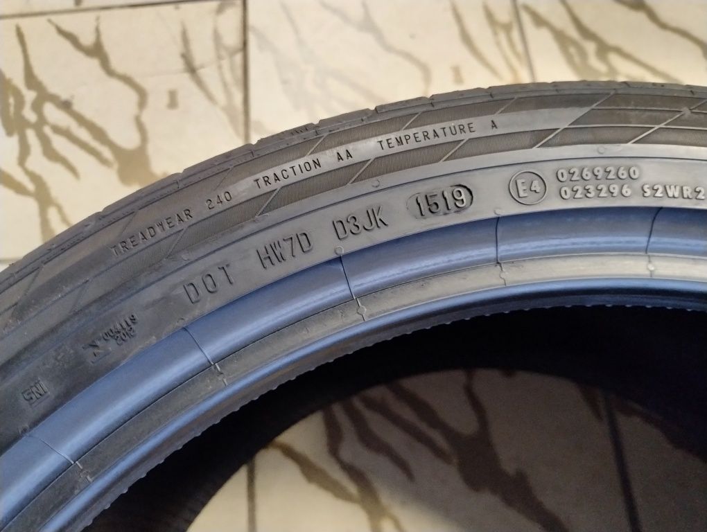 Continental 295/35R21 lato