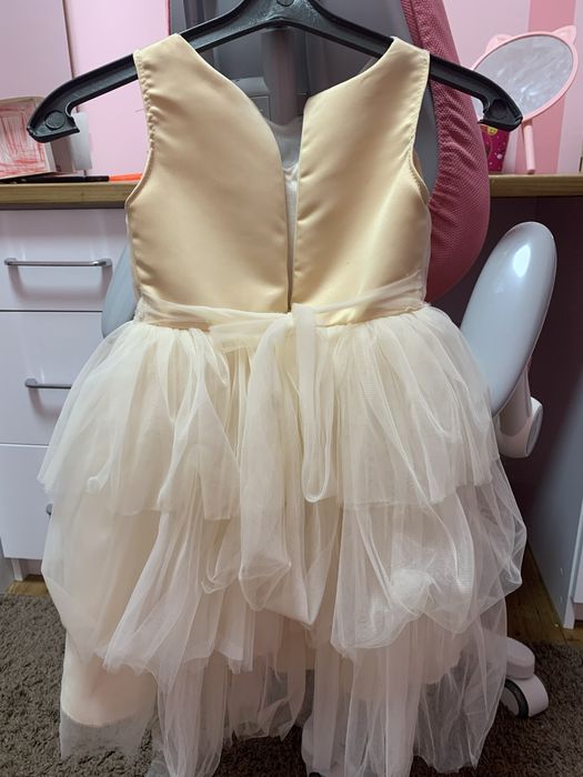 Продам плаття для дівчинки