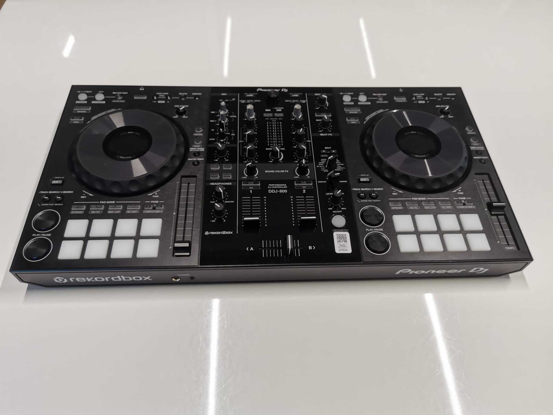 Pioneer DDJ 800 kontroler + UDG case  jak nowy na gwarancji recordbox