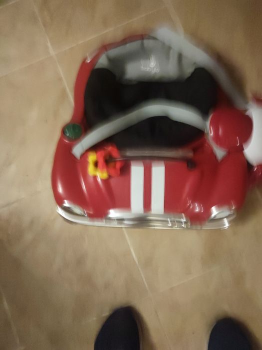Śliczne autko huśtawka
