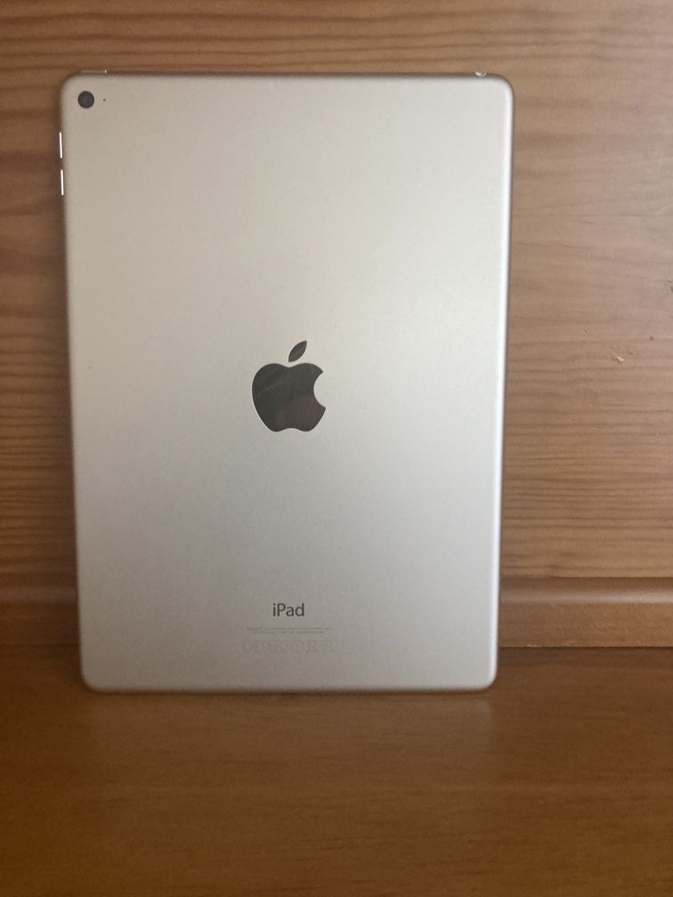 iPad Air 2 Dourado