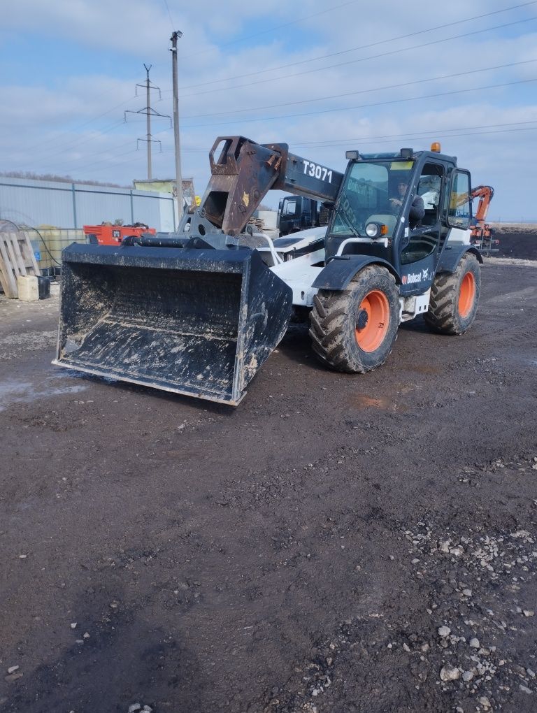 Продам навантажувач Bobcat T 3071