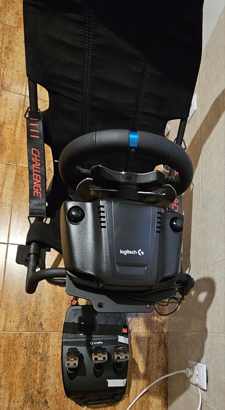 Volante Logitech G29 Com Cadeira