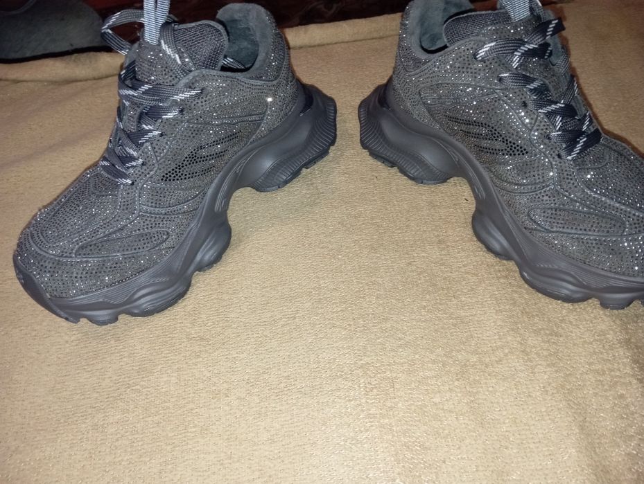 Продам красовки 38 розмір оригінальні   Egga WDP 1810-38