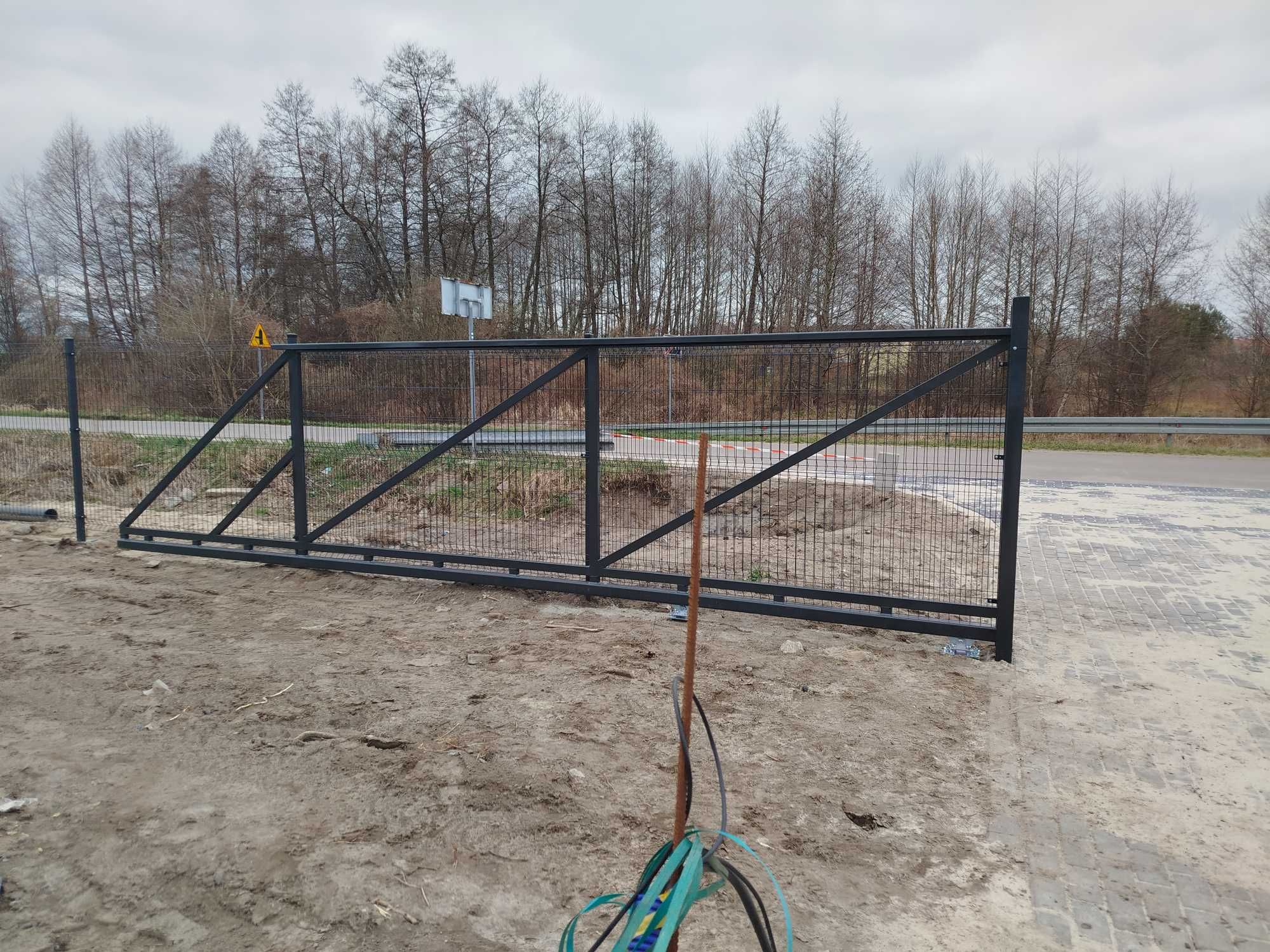 Bramy wjazdowe,ogrodzenia,przęsła na dowolny wymiar.