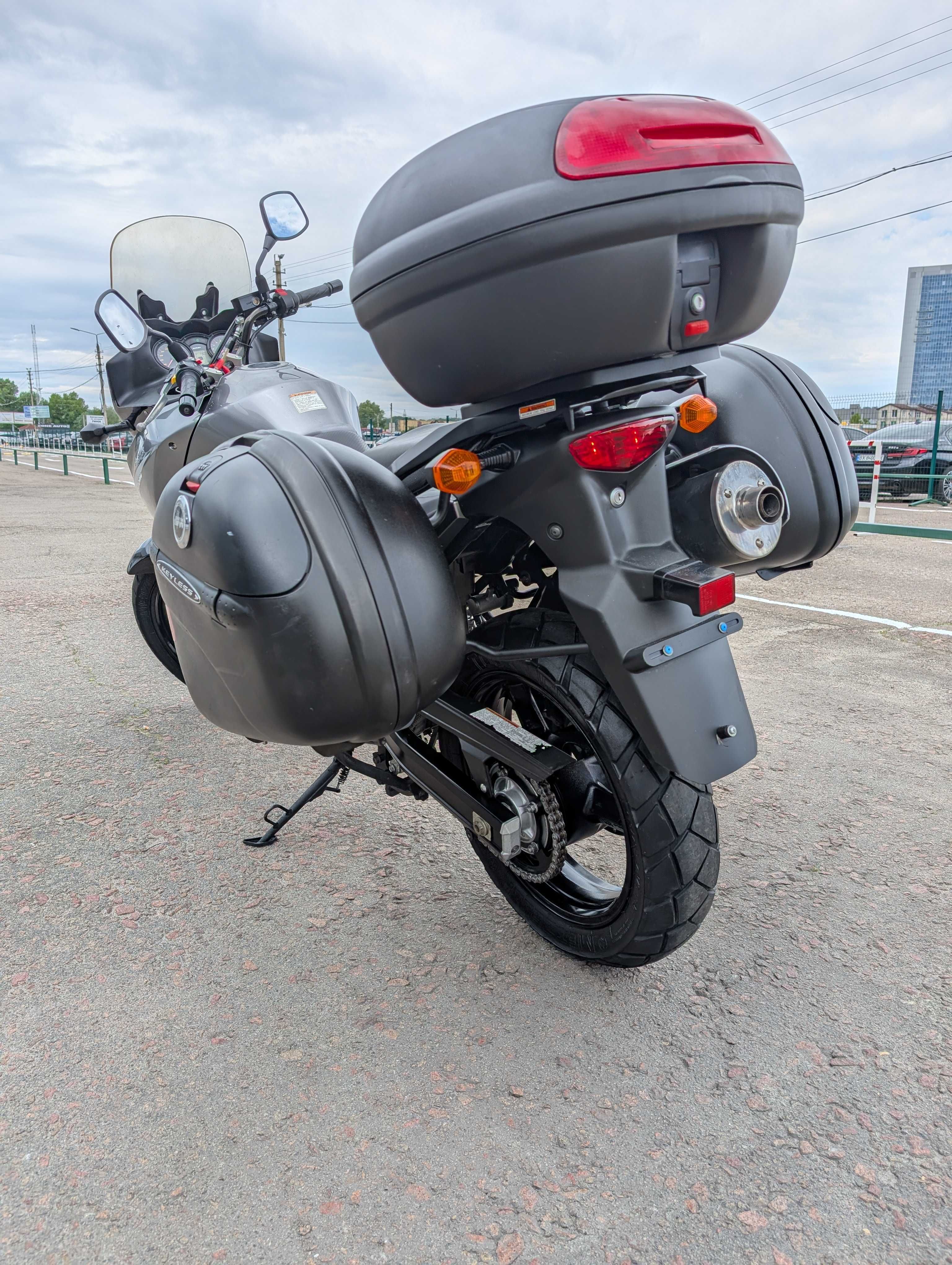 Мотоцикл Suzuki DL650V V-Strom MoToBaZa