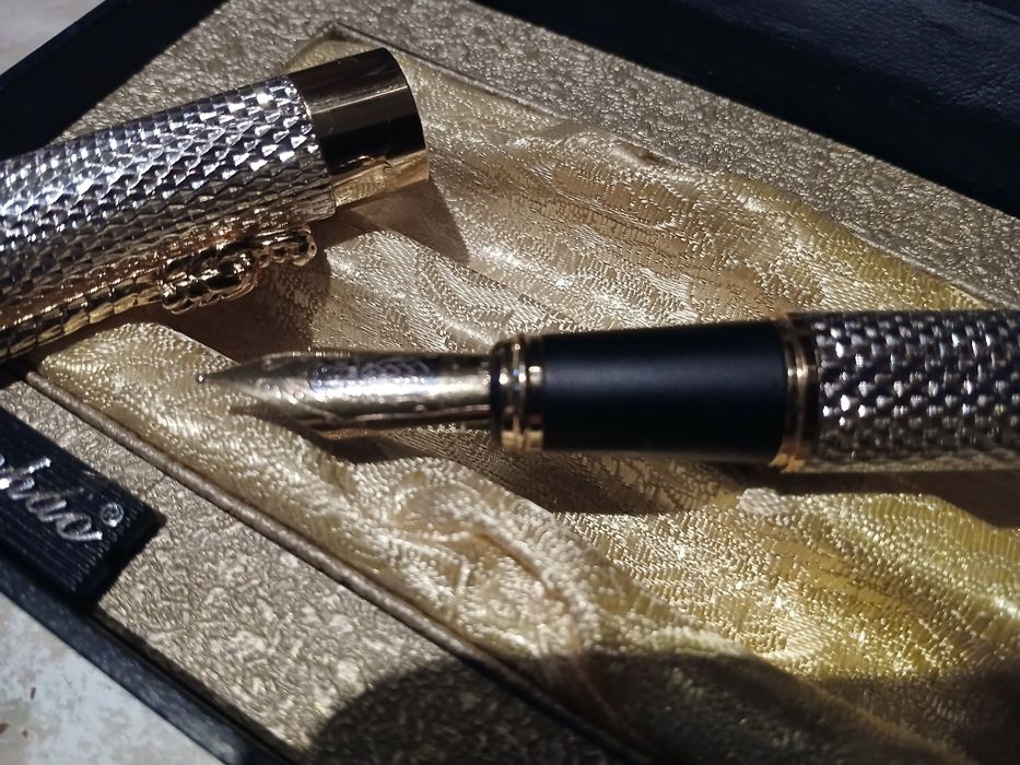 Ручка перьевая...