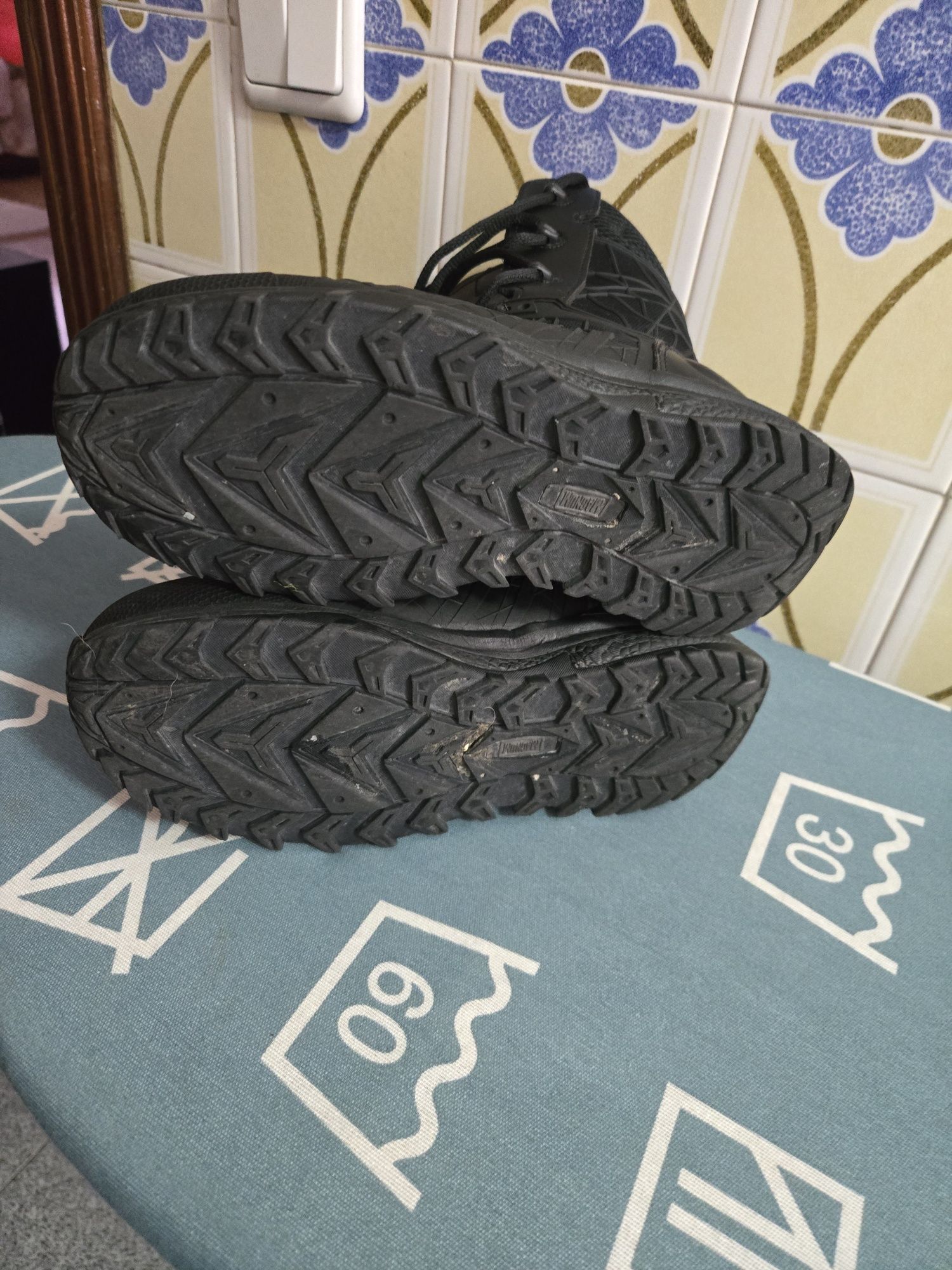 Vendo Botas magnum