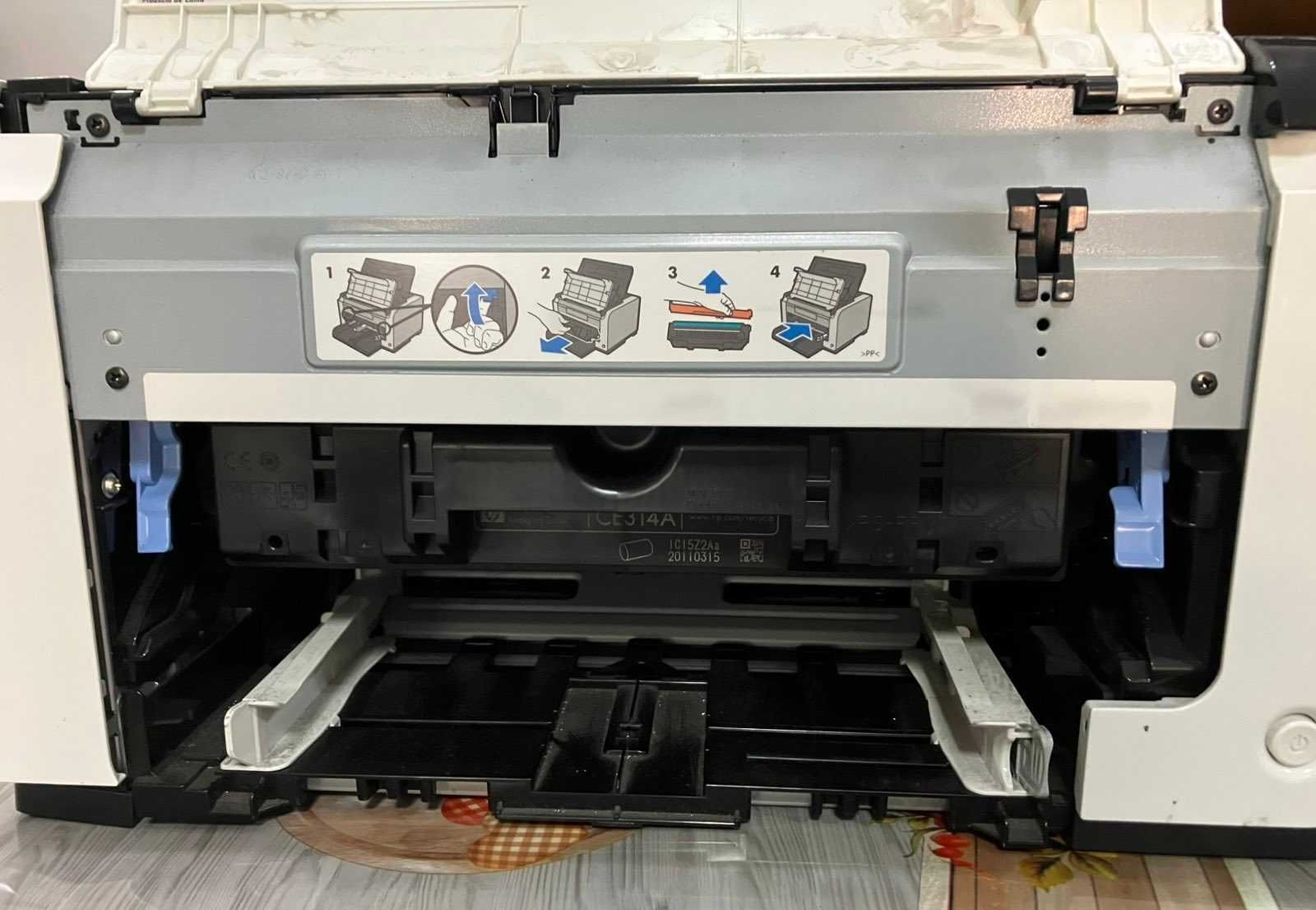 Принтер цветной лазерный HP CP1025nw (под ремонт / разборку)