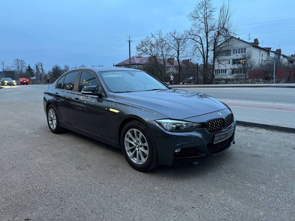BMW 320I 2016 рік