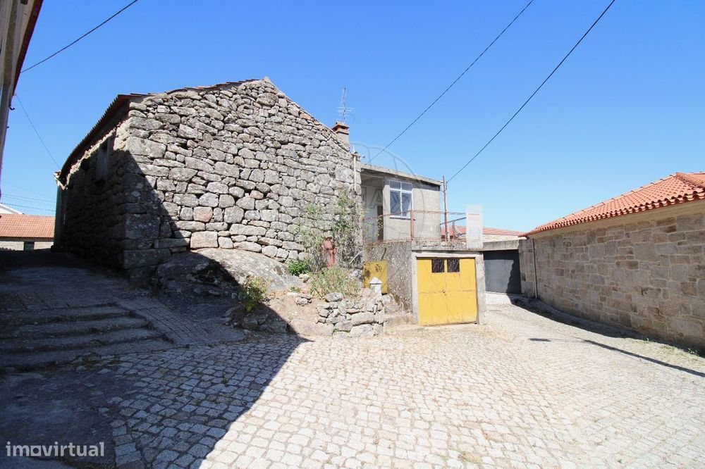 Moradia T4 para venda