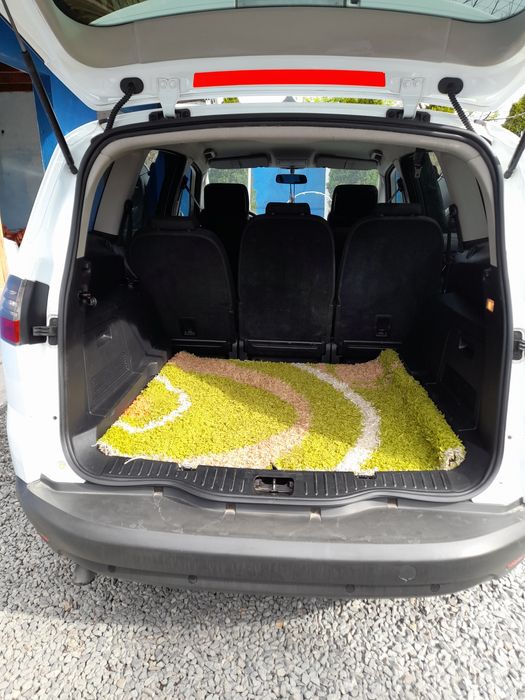 В продажі Ford S-MAX