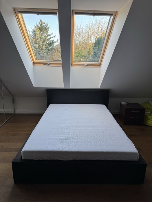 Łóżko 140 z materacem