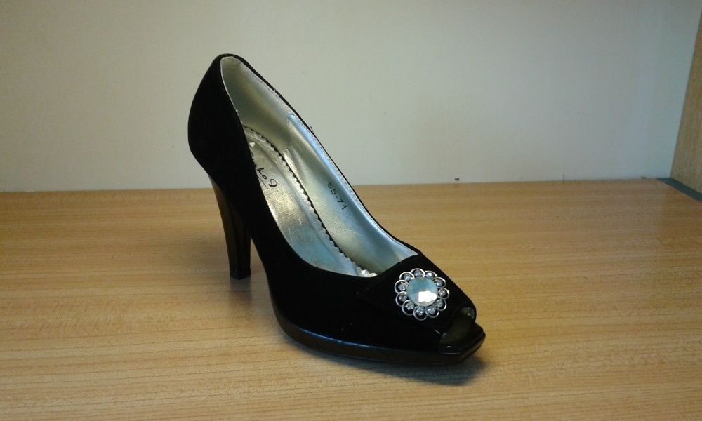 Czarne szpilki peep toe 36 z brylancikiem