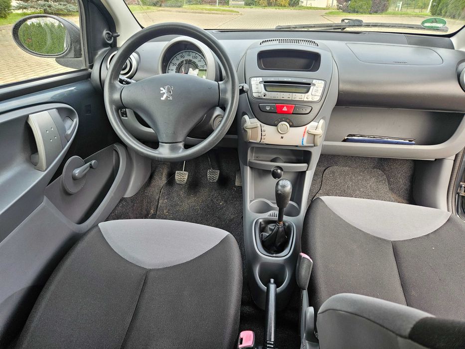 Peugeot 107  2006r - ładny stan / prosta wersja