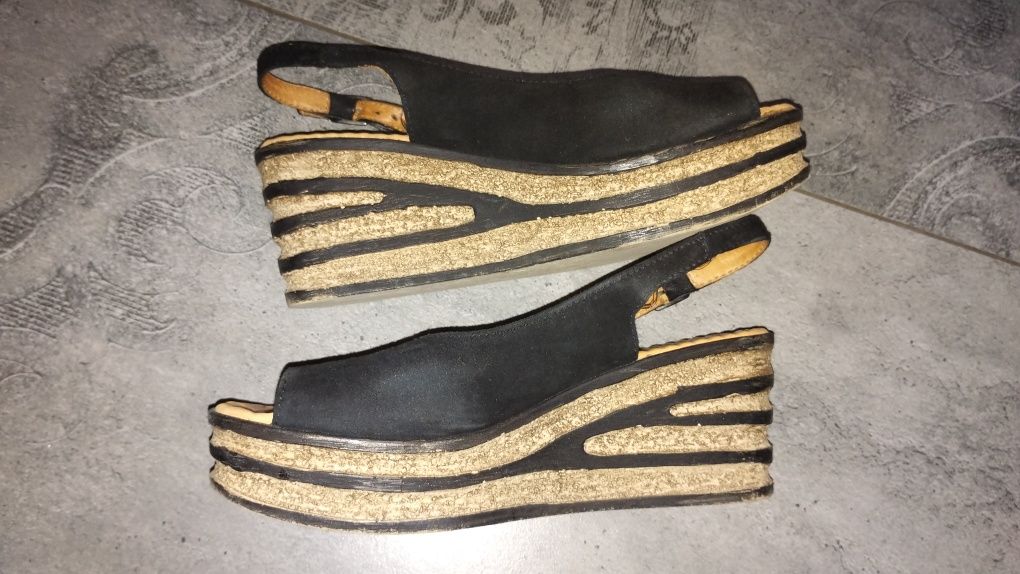 Buty na platformie czarne pomarańczowe