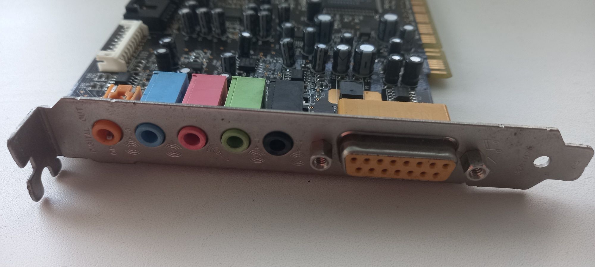 Звуковая карта: Creative Labs SB0220 Sound Blaster 5.1 PCI Audio Card