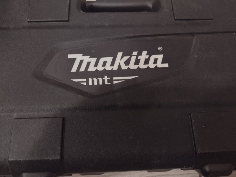 Młotowiertarka Makita M8701