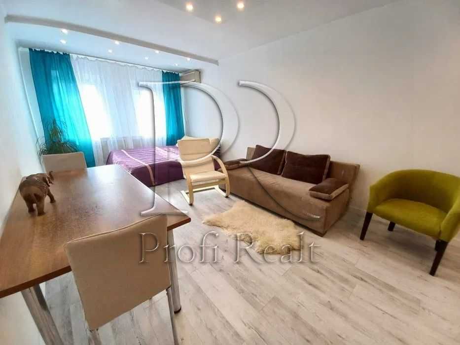 Оренда 1кімн.квартири Срібнокільська 20/метро Осокорки/ТРЦ Аркадія